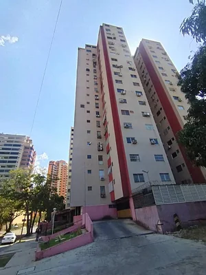 apartment for sale of opportunity in Urb. Las Chimeneas, with 50% built-up area