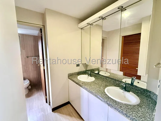apartment (1 Level) for sale in Lomas de La Lagunita, Distrito Metropolitano - Image 14