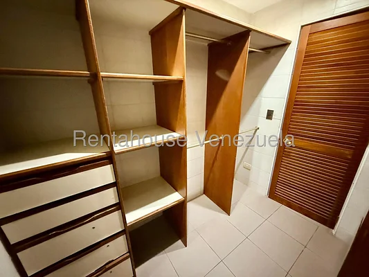 apartment (1 Level) for sale in Lomas de La Lagunita, Distrito Metropolitano - Image 19