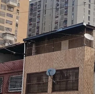 Unique Opportunity in Catia: A Home with History and Commercial Potential - Calle Argentina Diana, 1030 CCS - 6 beds house for sale