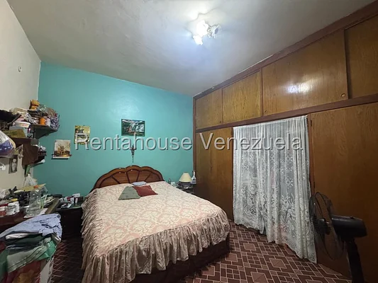 Fifth bedroom