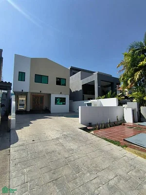 House for Sale Puerto La Cruz Comfortable and Spacious Three Level Boat - Avenida Diego Camejo Octavio Casas Bote A, 6023 Lecheria - 4 beds apartment for sale