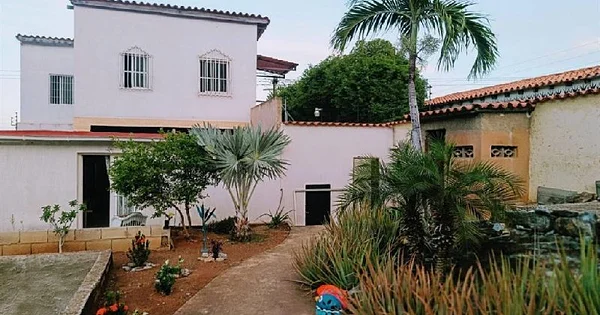 Duplex house with ocean view in La Mira, Playa El Agua - LA MIRA CASA DE 2 PISOS CON VISTA, 6301 Paraguachí - 4 beds house for sale