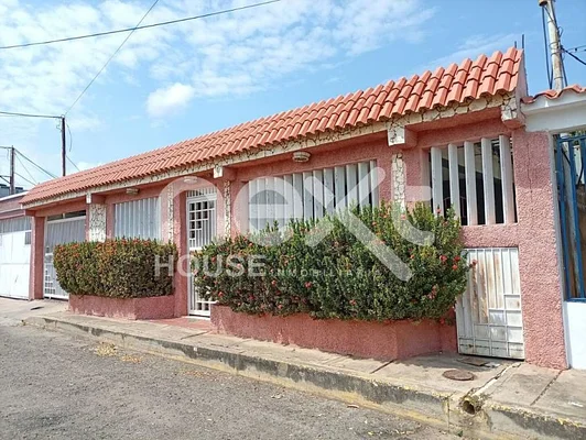 townhouse FOR SALE IN GRAY VILLA LOS OLIVOS C2 MARACAIBO - Image 2