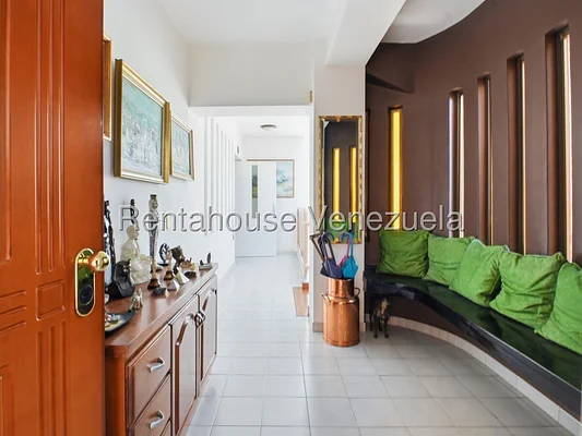 house (Multi-Level) for sale in Cerro Verde, Distrito Metropolitano - Image 3