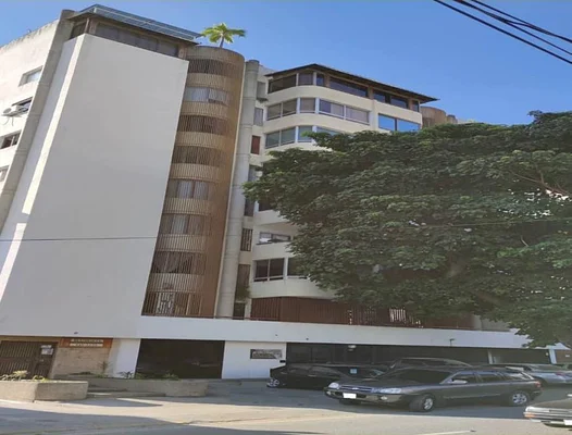apartment in Caracas, Urb. Altamira 3 bedrooms 2 bathrooms for sale