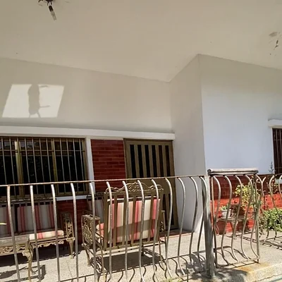 house Dream Family Home: Space, Nature, and Quality of Life on the Isla Tourist Route