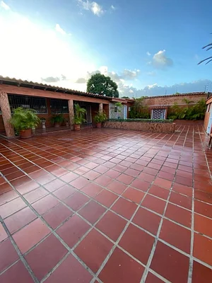 house in liquidation Jorge COLL living near the essentials