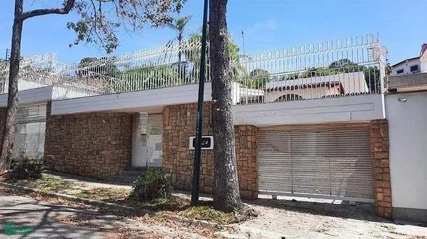 Excellent House for Sale Prados del Este - Calle Codazzzi Quinta Arla, 1080 CCS - 6 beds house for sale