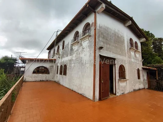 Spacious house Duplex well Maintained for sale, La Morita San Antonio de Los Altos 25-273