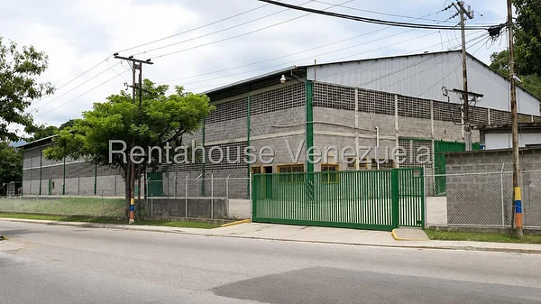 Commercial (commercial space) for rent in Alvarenga, Miranda
