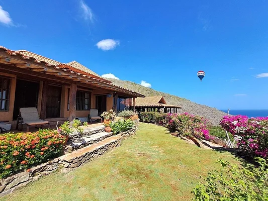 house Tipo Chana, for sale, In Cerro Guayamuri, Nueva Esparta, Isla de Margarita, 535 MT2, 6 bedrooms and 5 bathrooms - Inmuebles Margarita - 2 MIL