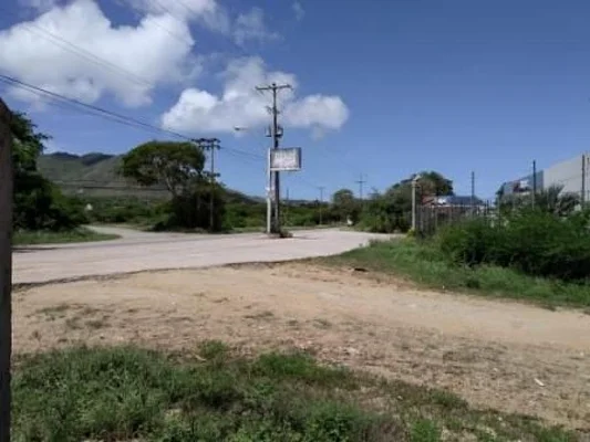 Excellent land lot in the El Agua sector, 300 meters from the sea. - TEV125523
