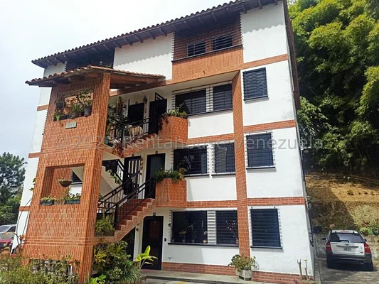Gorgeous and Comfortable apartment Duplex for sale Loma Mágica, Carrizal, Altos Mirandinos