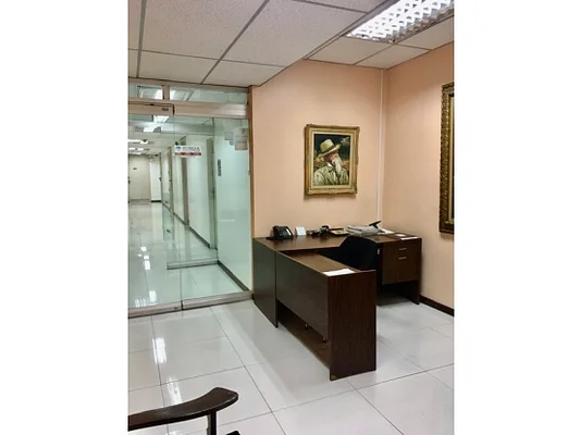 For sale office 217m2 Altamira 0418 - US$150,000 USD