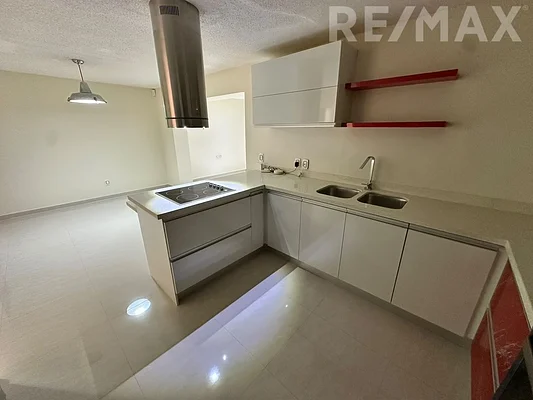 Bright kitchen with island