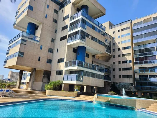 Beautiful and Spacious apartment in front of la Caracola