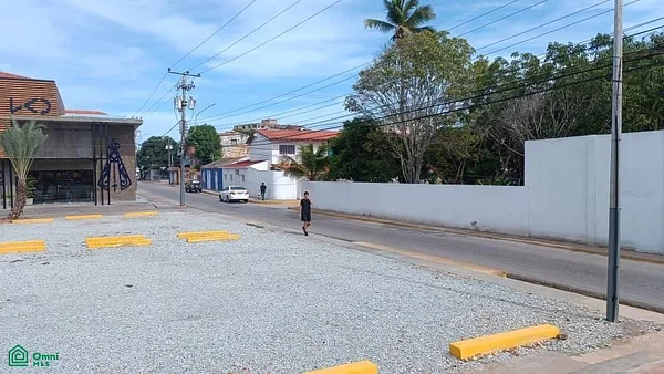exclusive land for sale located in Pampatar, Margarita Island - Calle la Marina Terreno Frente al mar en, 6316 Pampatar - Plot of land for sale