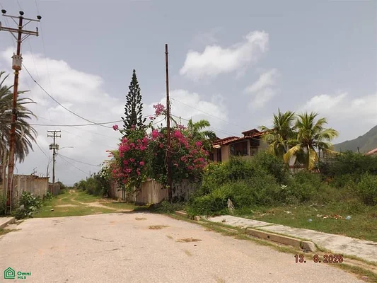 Land with three houses in Antolin del Campo - Sabana del Manglar SN, 6301 Paraguachí - 9 beds house for sale