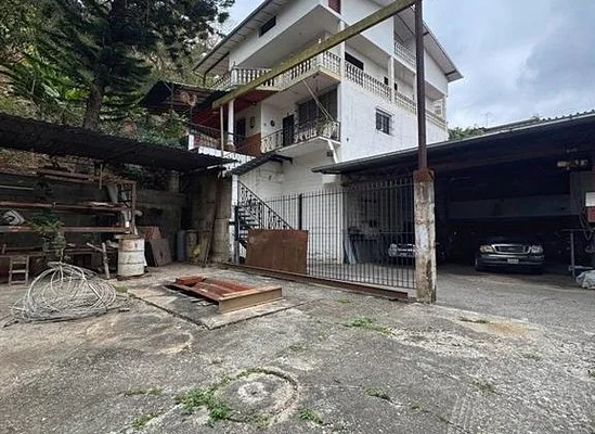 House with Industrial Shed