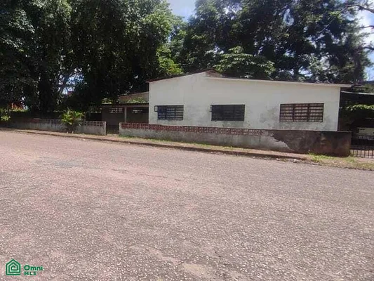 Land for residential / commercial use for sale with goods - Calle Los Rosales con Calle José Maria Vargas Sector Juanico Este, Casa, 6201 Maturin - 3 beds house for sale