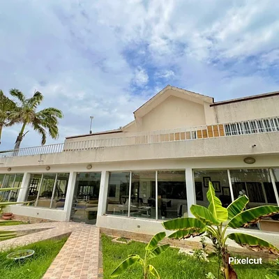 VILLA for sale