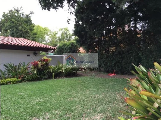For sale land w/house 2600m2 Country Club 5283 - US$2,800,000 USD