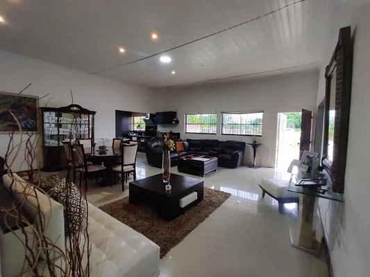 for sale: house in Safari Country Club, Tocuyito