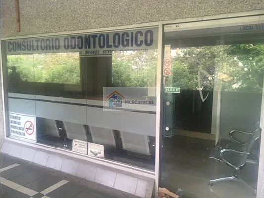 For sale: 80m2 commercial space El Sol Sta. Paula - US$85,000 USD