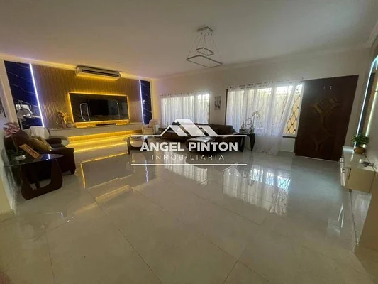 house villa WITH swimming pool for sale CANTA CLARO MARACAIBO VENEZUELA API 8701