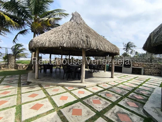 Beach access walkway