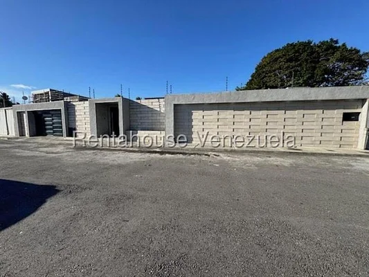 house for sale in Cumbres de Curumo tlf