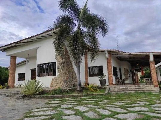 Spacious house for Sale Safari Country Club, Libertador