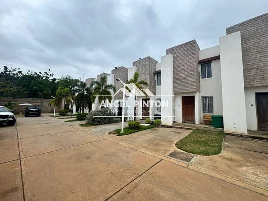 GATED COMMUNITY FOR SALE SAN DIEGO VILLAS MARACAIBO VENEZUELA API 8699 - Image 2