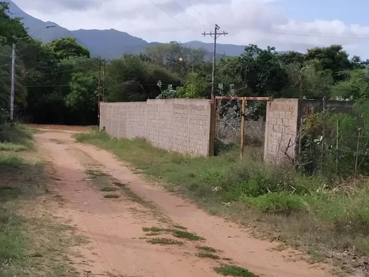 land IN EL CARDÓN - ISLA MARGARITA