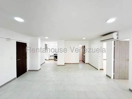 apartment (1 Level) for sale in Las Acacias, Distrito Metropolitano - Image 2