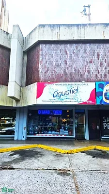 Commercial point for sale, own premises Located on Av. 4 Bella Vista Maracaibo - Calle 67 con Avenida 4 Bella Vista Centro Comercial Socuy lo, 4001 Maracaibo - Commercial premises for sale - Image 2