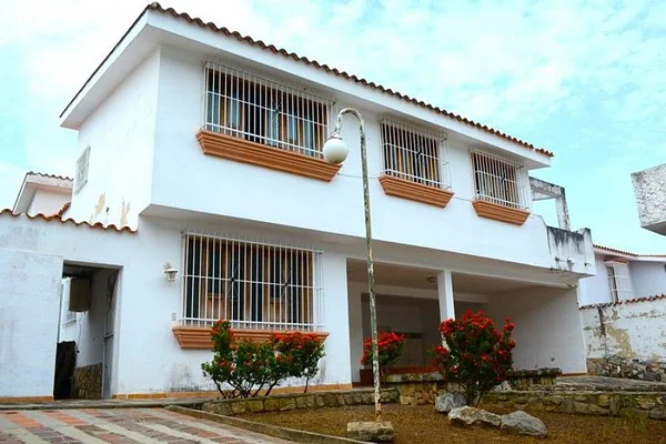 PRICE DROP! Spectacular house in El Parral, Valencia. Luxury, Comfort and spaciousness! - Image 3