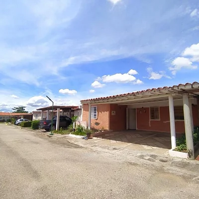 Your new home awaits! house with garden in Las Marites