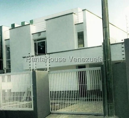house for sale in Prados del Este tlf
