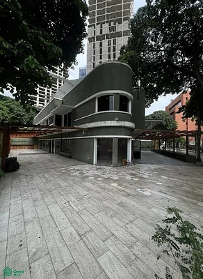 For Sale or Rent Commercial House in Las Mercedes in front of CC El Tolon - Las Mercedes Las Mercedes, 1060 CCS - Commercial premises for sale