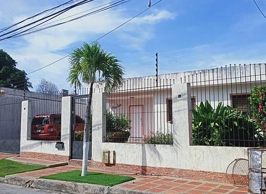 Spacious house, for residential and commercial purposes. - Urbanización Jorge Coll CASA S/N, 6316 Pampatar - 5 beds house for sale