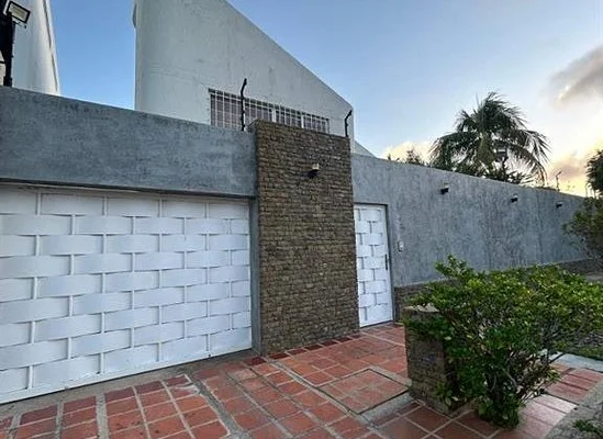 Two-level house in Jorge Coll - Calle Juan Bautista Arismendi, casa 110B, al lado Casa de Dos Niveles en Jo, 6315 Pampatar - 5 beds house for sale