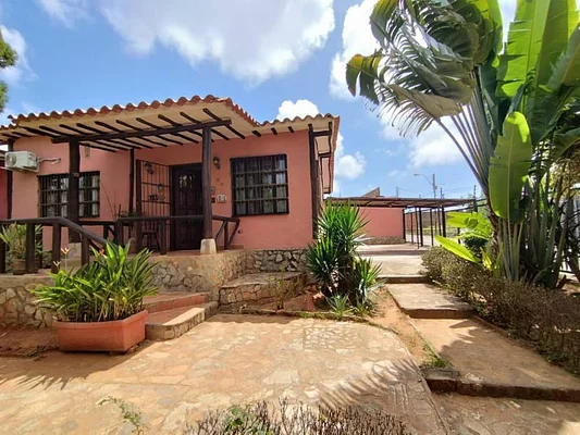 Tropical Elegance: house Colonial in Los Robles, Margarita. Your Caribbean Oasis. Discover it today!