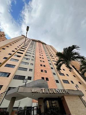 HERMANAS MOTA SELLS PRECIOUS apartment brand new IN TRIGALEÑA ALTA