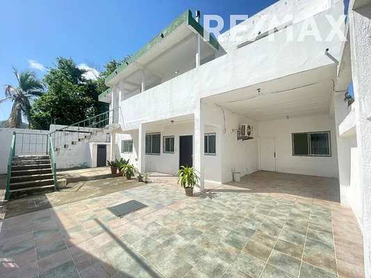 house + 2 Apartments, for sale, Sector Camoruco, Nueva Esparta, Isla de Margarita, 563.62 MT2, 2 bedrooms and 2 bathrooms - Inmuebles Margarita - 2 MIL - Image 1