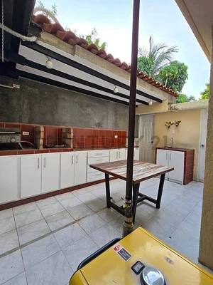 Sale of townhouse in Lecherías, Diego Bautista Urbaneja, Lechería, Anzoátegui