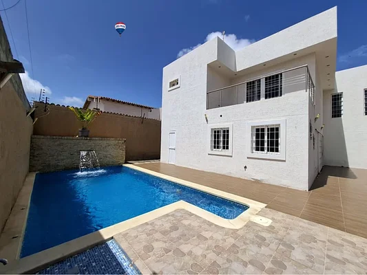 house with 2 Levels, for sale, In residential development Costa Azul Nueva Esparta, Isla De Margarita, 620 mt2, 5 bedrooms and 6 bathrooms - Inmuebles Margarita - 2 MIL