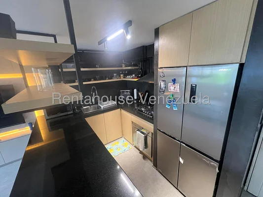 Bright kitchen with island