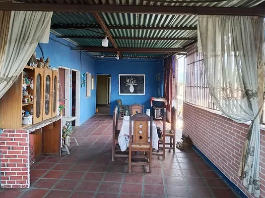 for sale house with 4 commercial spaces and ample parking, Sector Negro Primero Av Ppal Aranzazu
